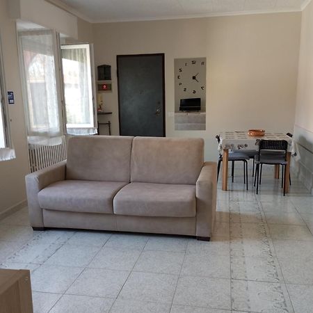 Casa Vacanze Il Fiore Di Loto Apartman Zibido San Giacomo Kültér fotó